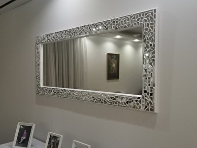 Mozaik ogledalca-belo